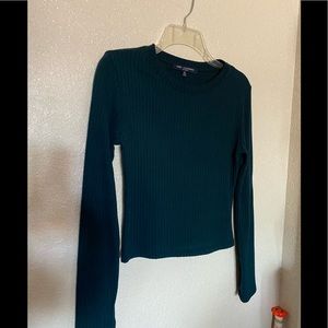 Long sleeve crop top.